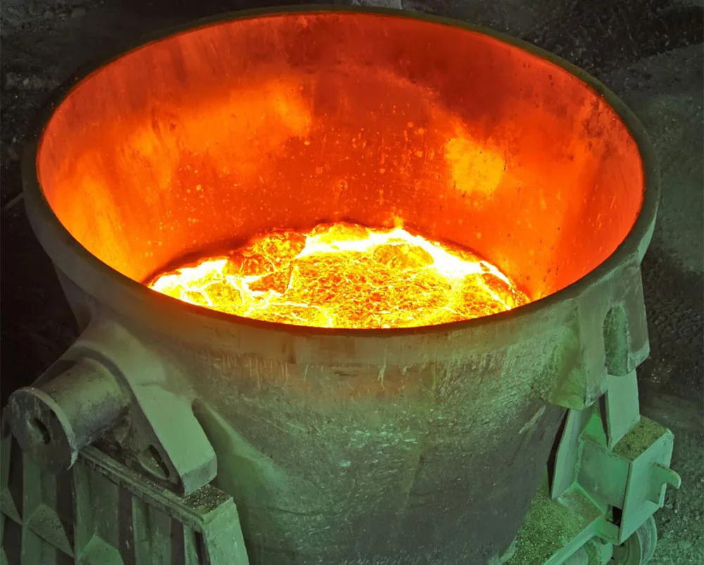 Hot metal desiliconization during a blast furnace cast